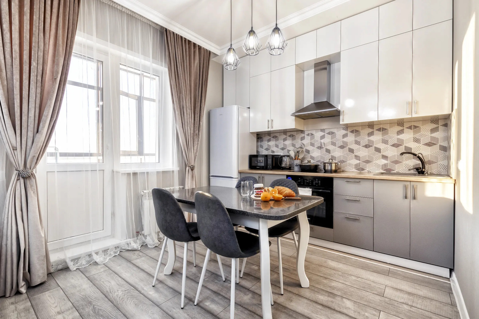 Квартира с красивым интерьером в центре Астаны