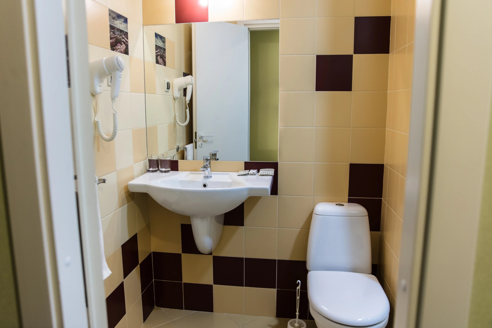 Топос Конгресс-Отель (бывший ВертолОтель)