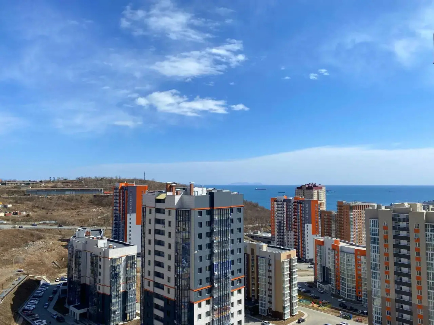 Квартира Стильная Двухкомнатная с Видом на Море во Владивостоке