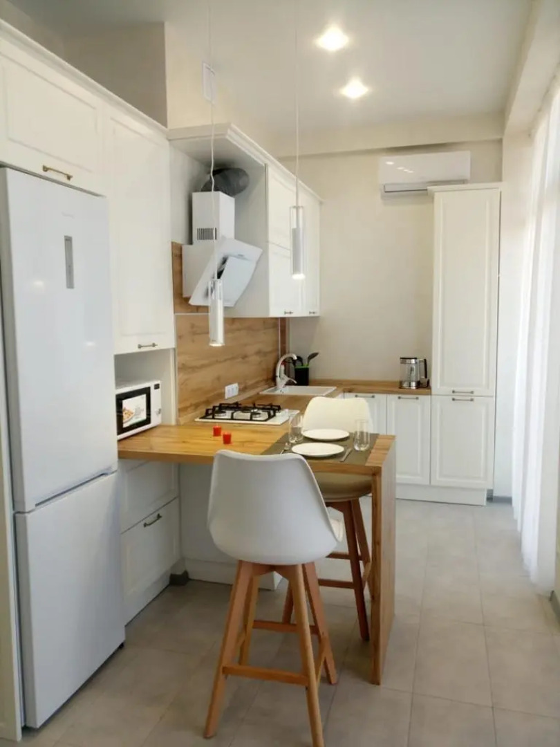 Море квартир уютная студия с панорамными окнами в центре Адлера 5