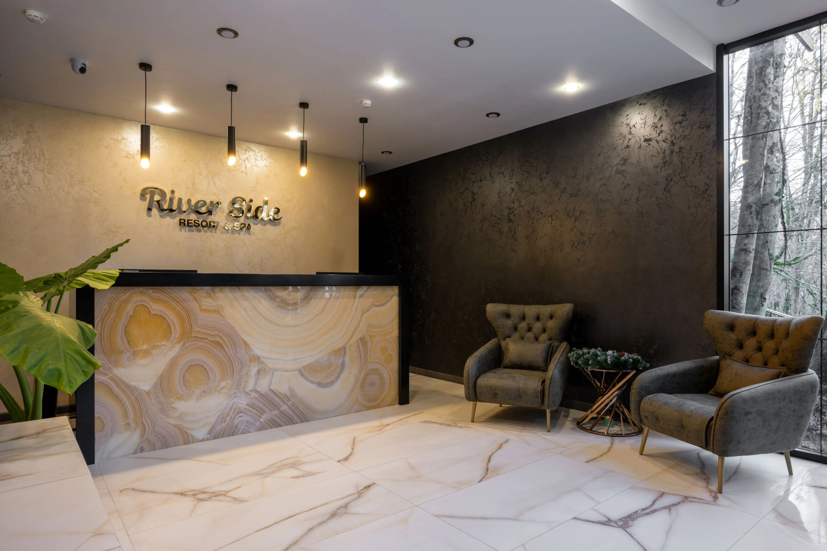 Riverside Resort&Spa