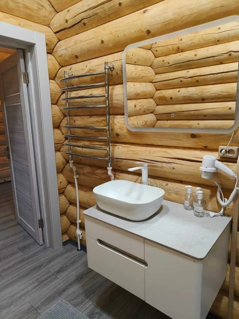 Частный дом в поселке Разливы-1, 8Б