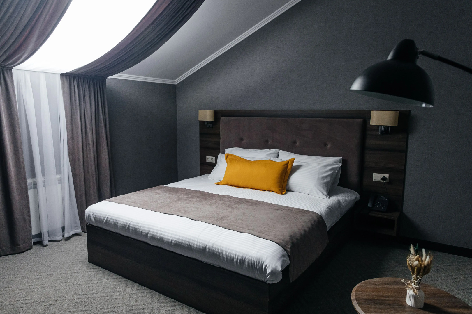 Отель Alex Royal