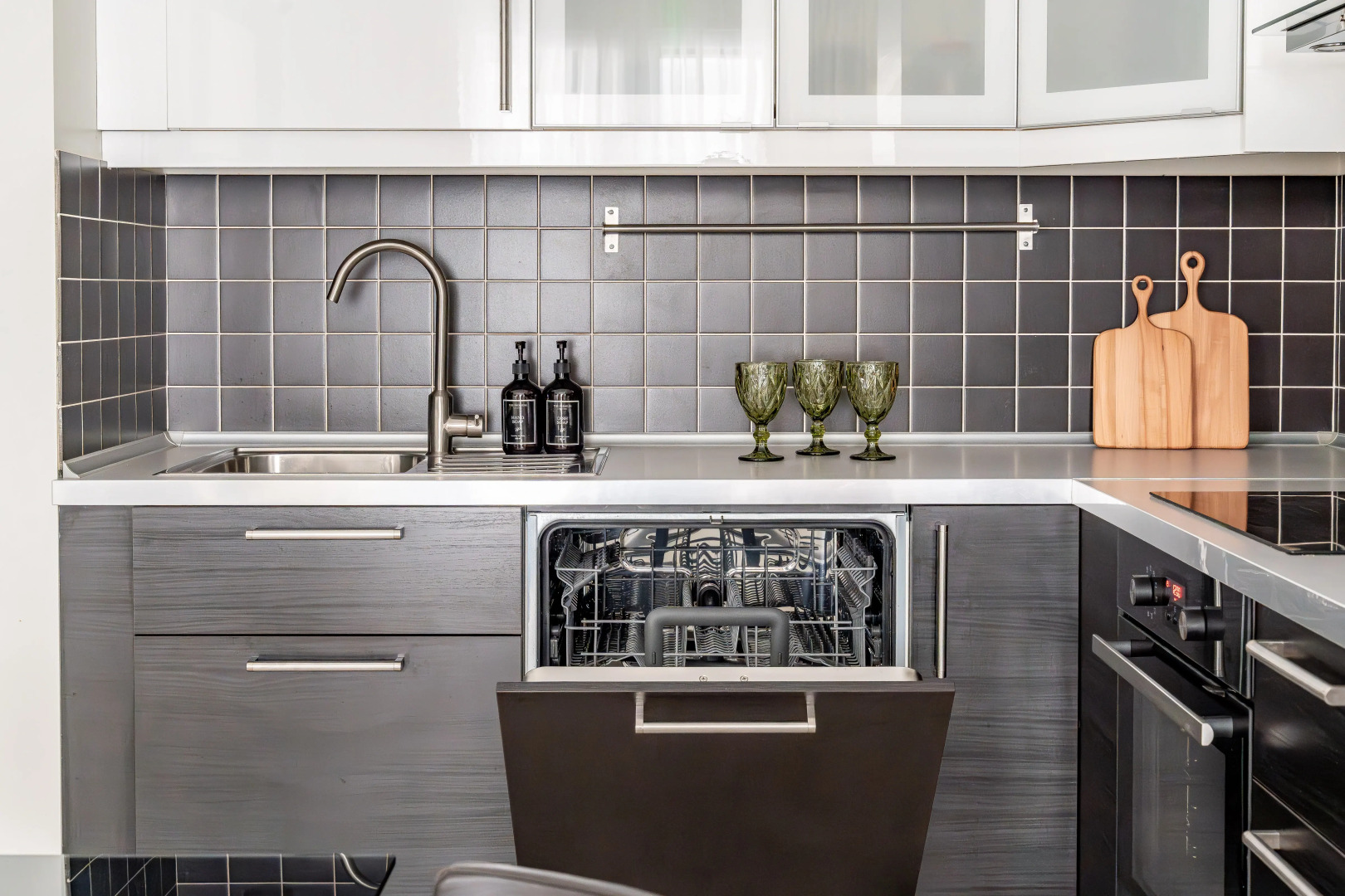 Квартира GetFlat Scarlet с Балконом Для 1-4 Гостей