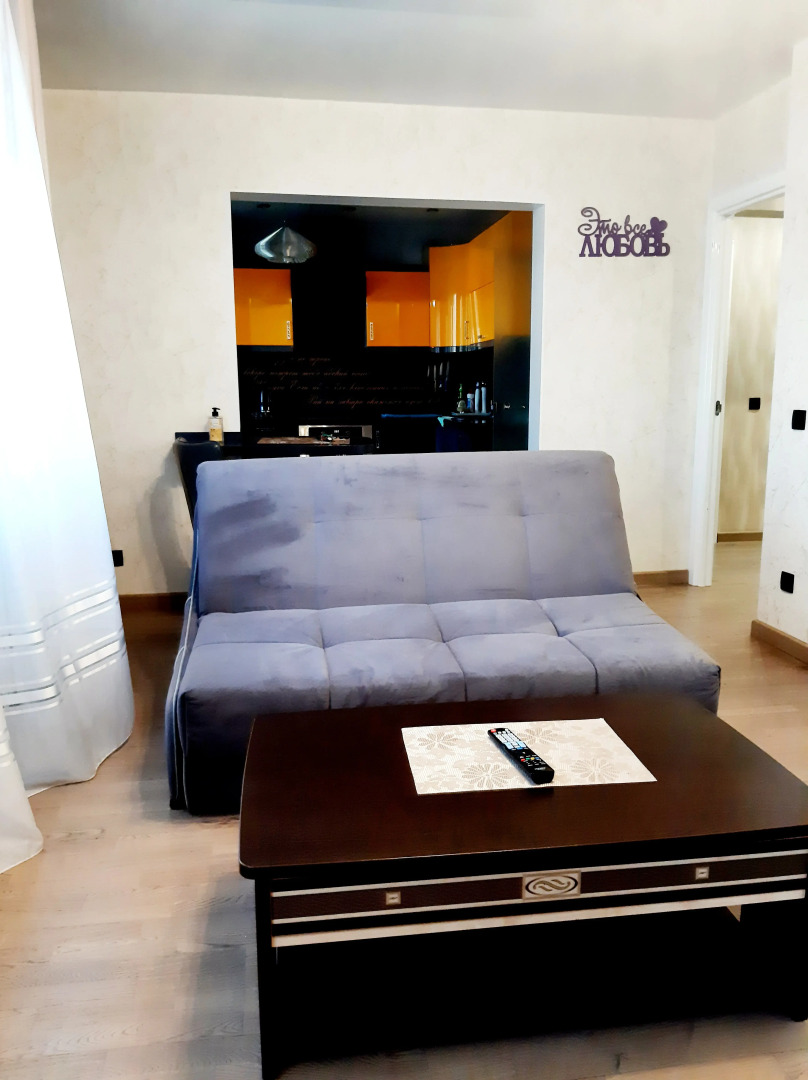 Квартира Комфортная еродвушка на Емельянова 35а