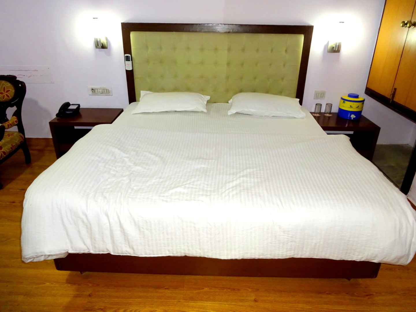 Отель Rajvi Palace by sky stays