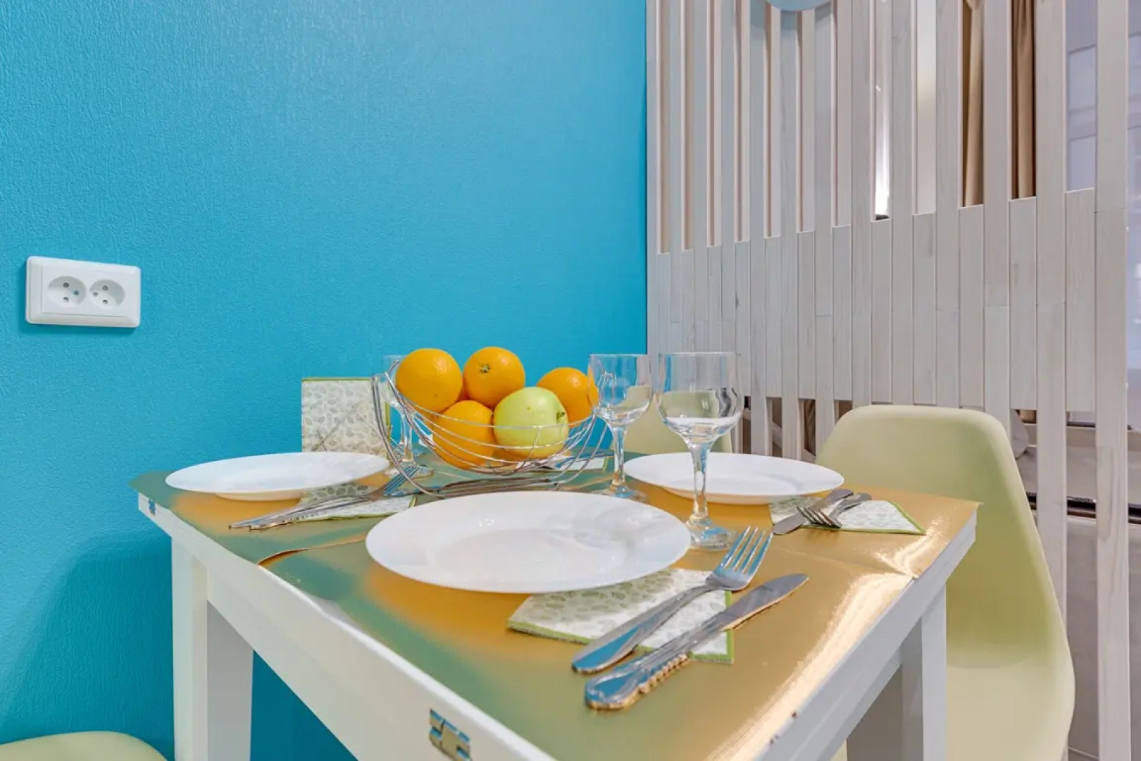 Апартаменты Бирюза и Подсолнух ВПитер на сутки 1