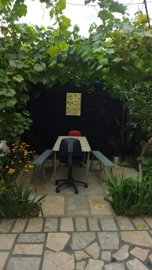 Гостевой дом Комната с отдельным входом и двориком, сдается женскому полу