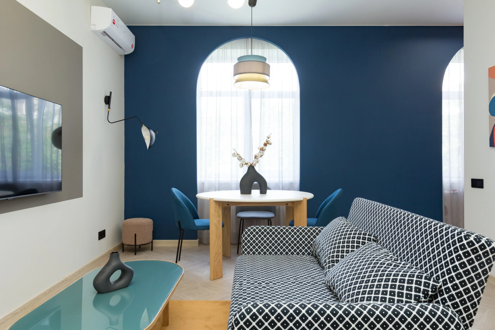 Квартира Величественная сталинка на набережной в историческом центре города-героя.