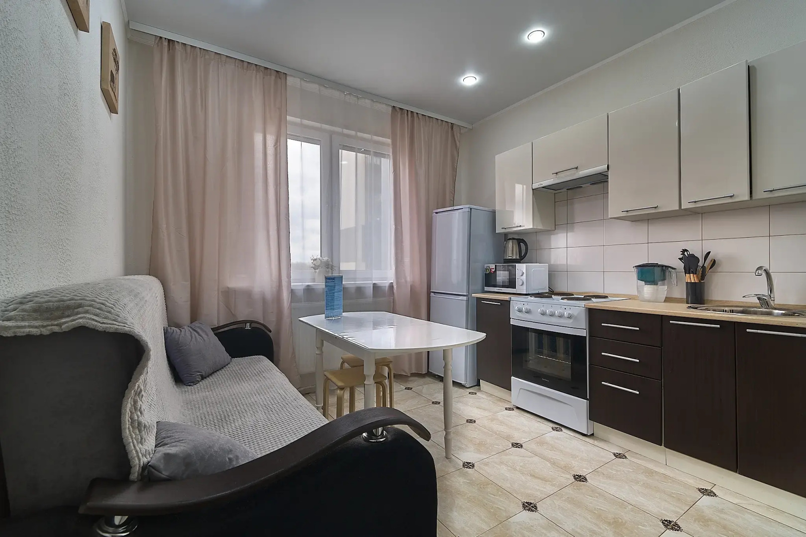 Квартира Однокомнатная с кроватью и диваном