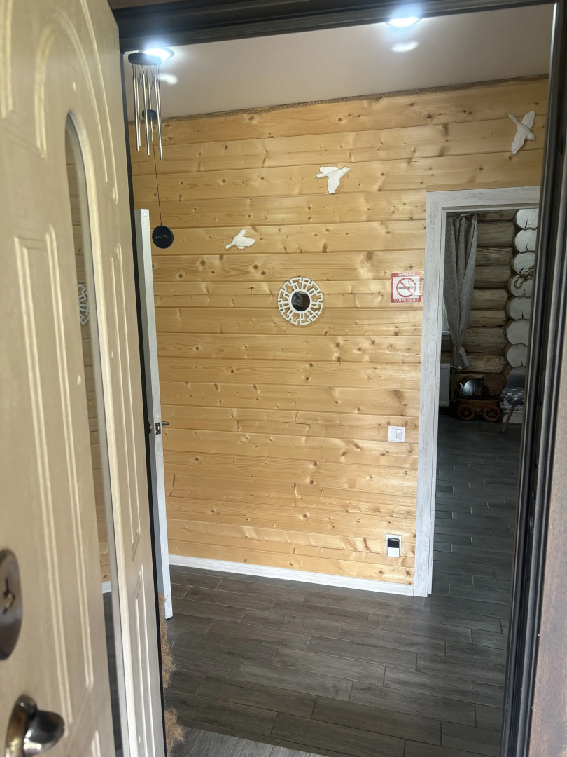 Частный дом из бревна с баней