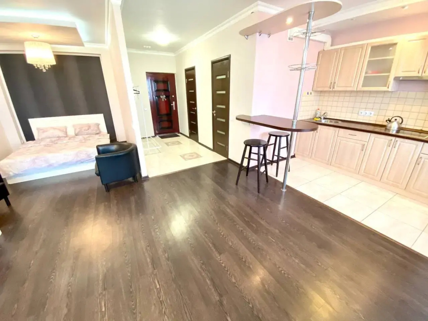 Апартаменты большая студия в новострое