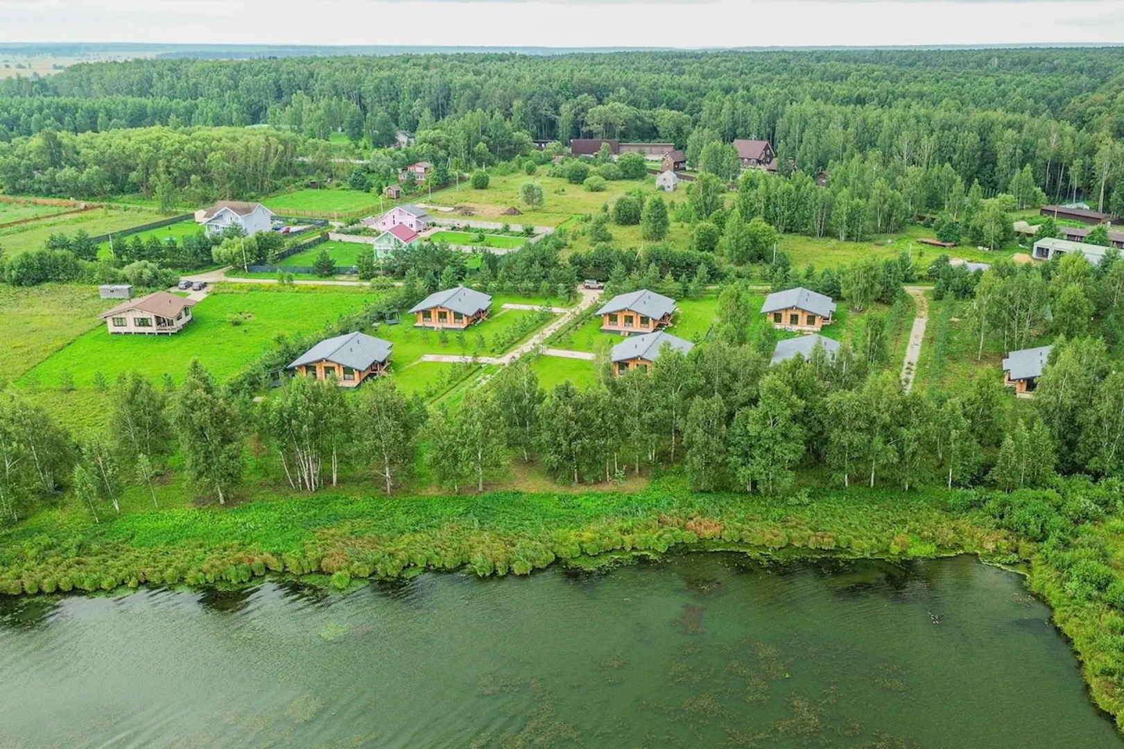 Частный дом в поселке Разливы-1, 8Б