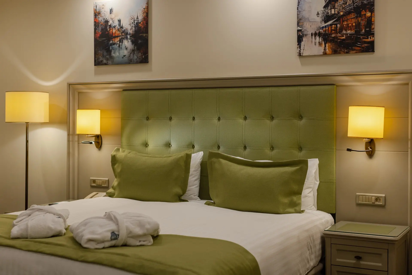 Отель London 1889 & Casino