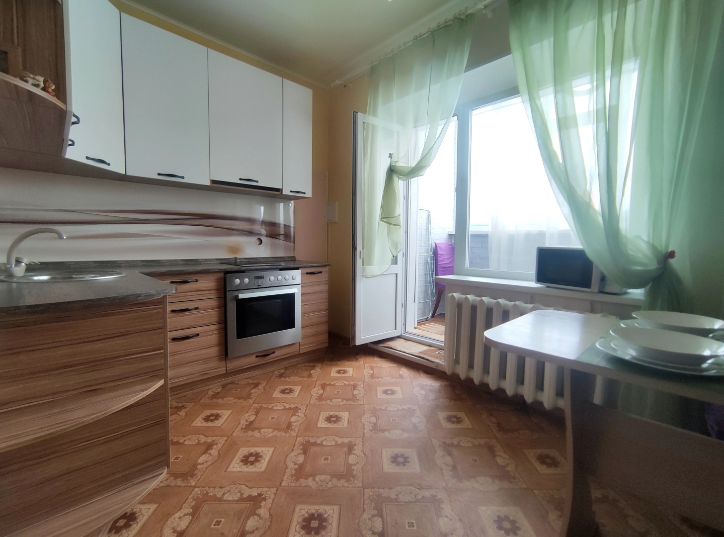 Квартира Рядом с Торговыми Центрами и Цгб
