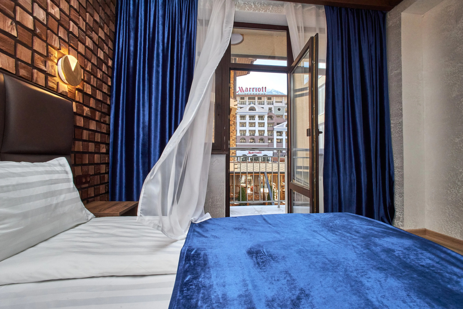 Отель Astra de Rosa