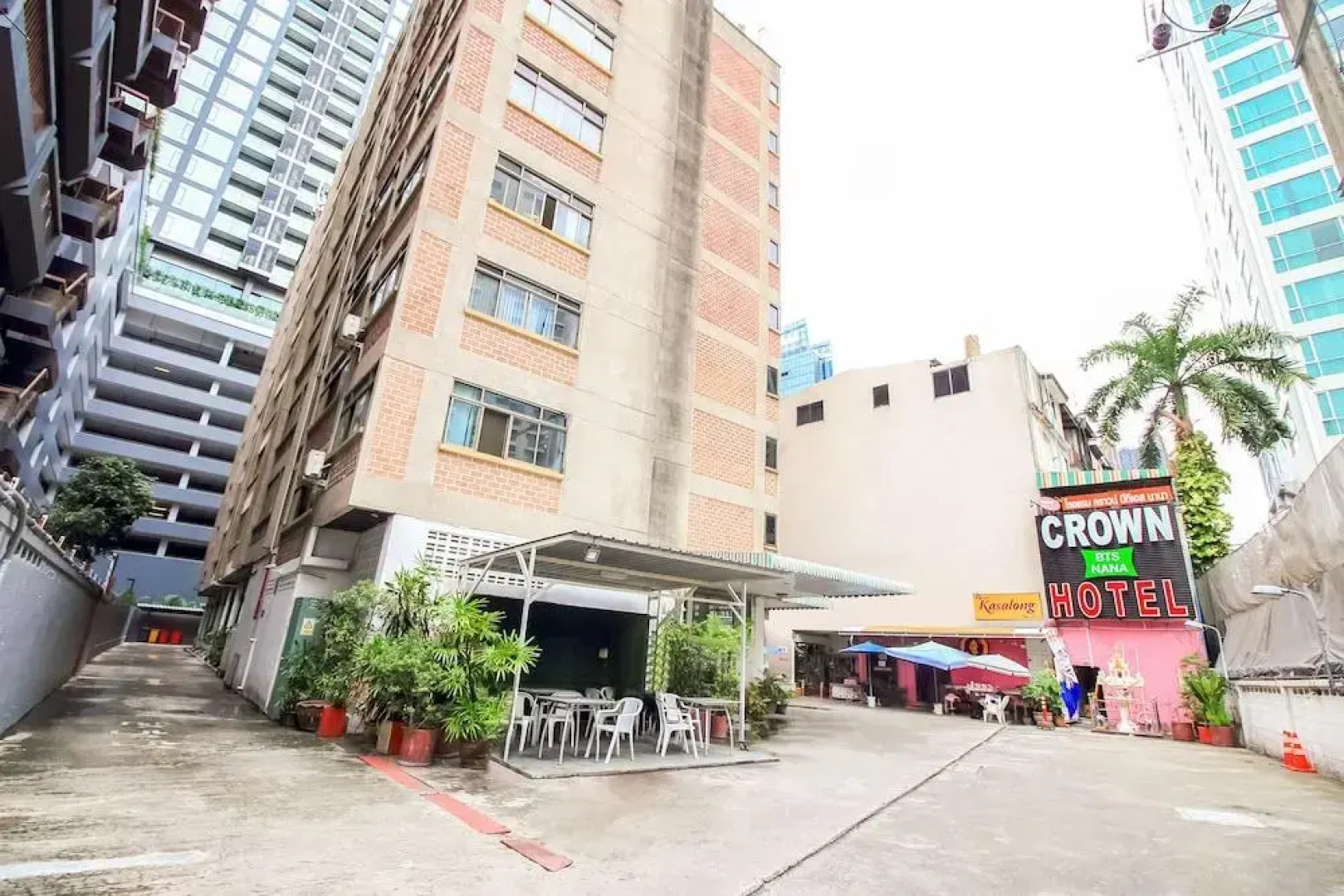 Hotel Crown BTS nana