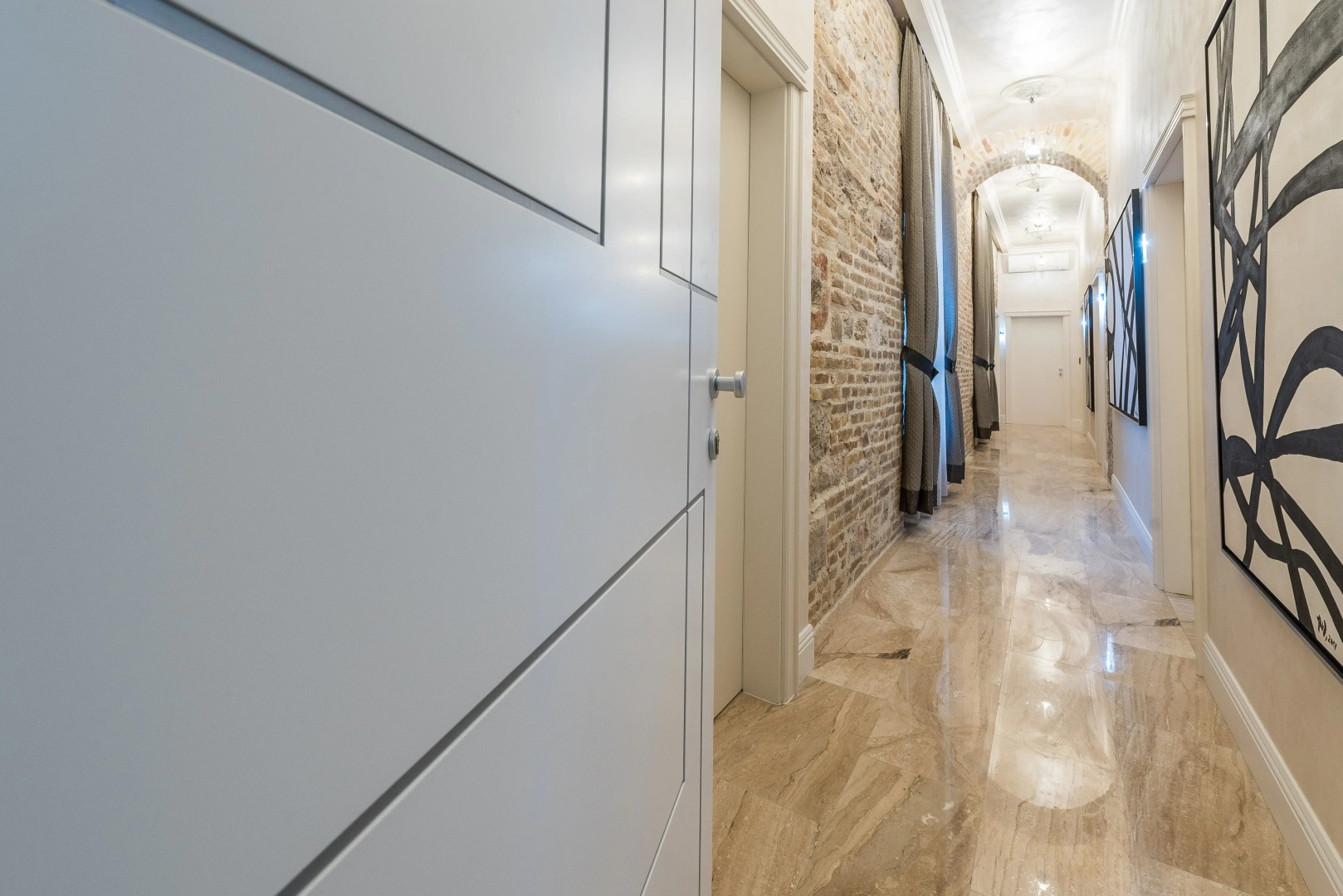 Zara Palace - design rooms