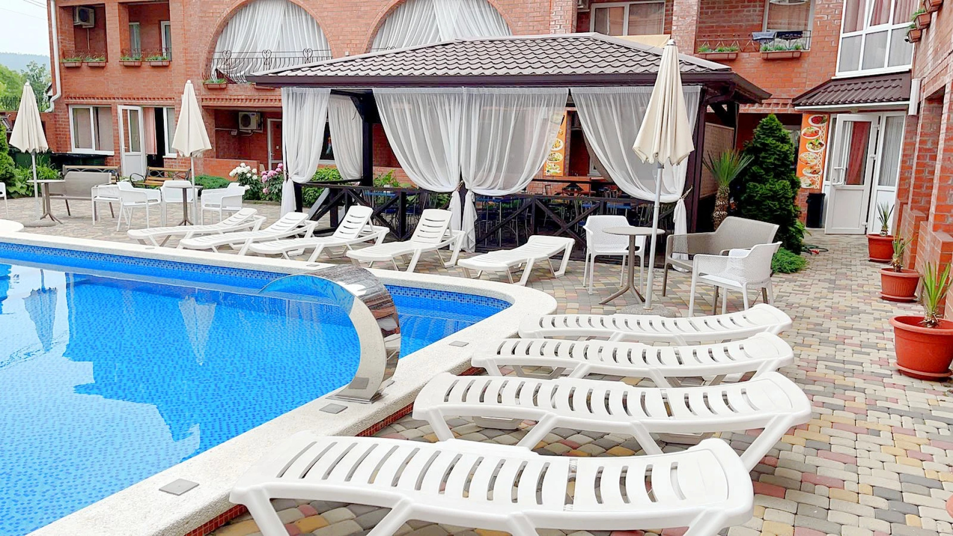 Отель Багира