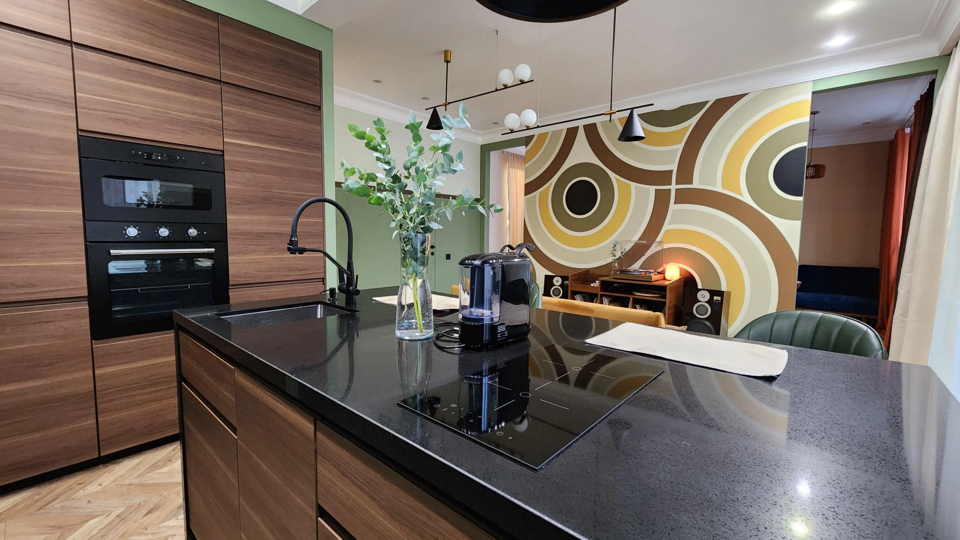 Апартаменты Mid-Century Modern Home