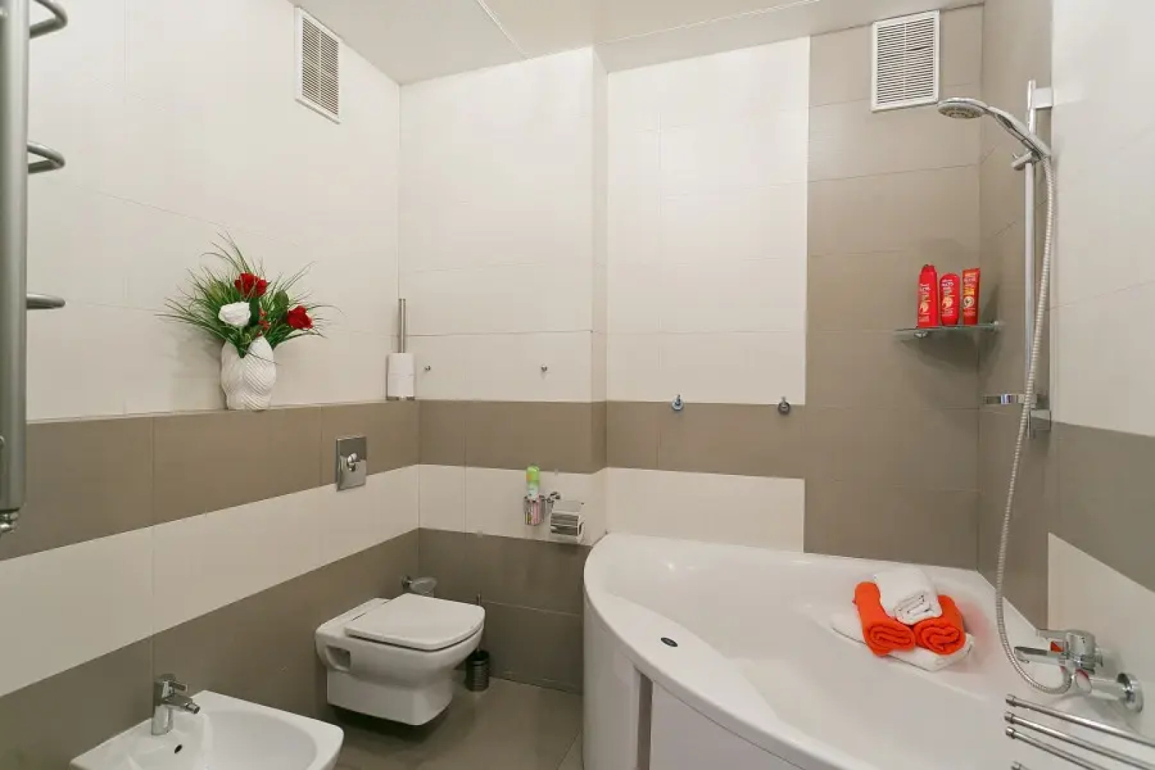 Апартаменты 3-комн. в центре Минска для 7 гостей