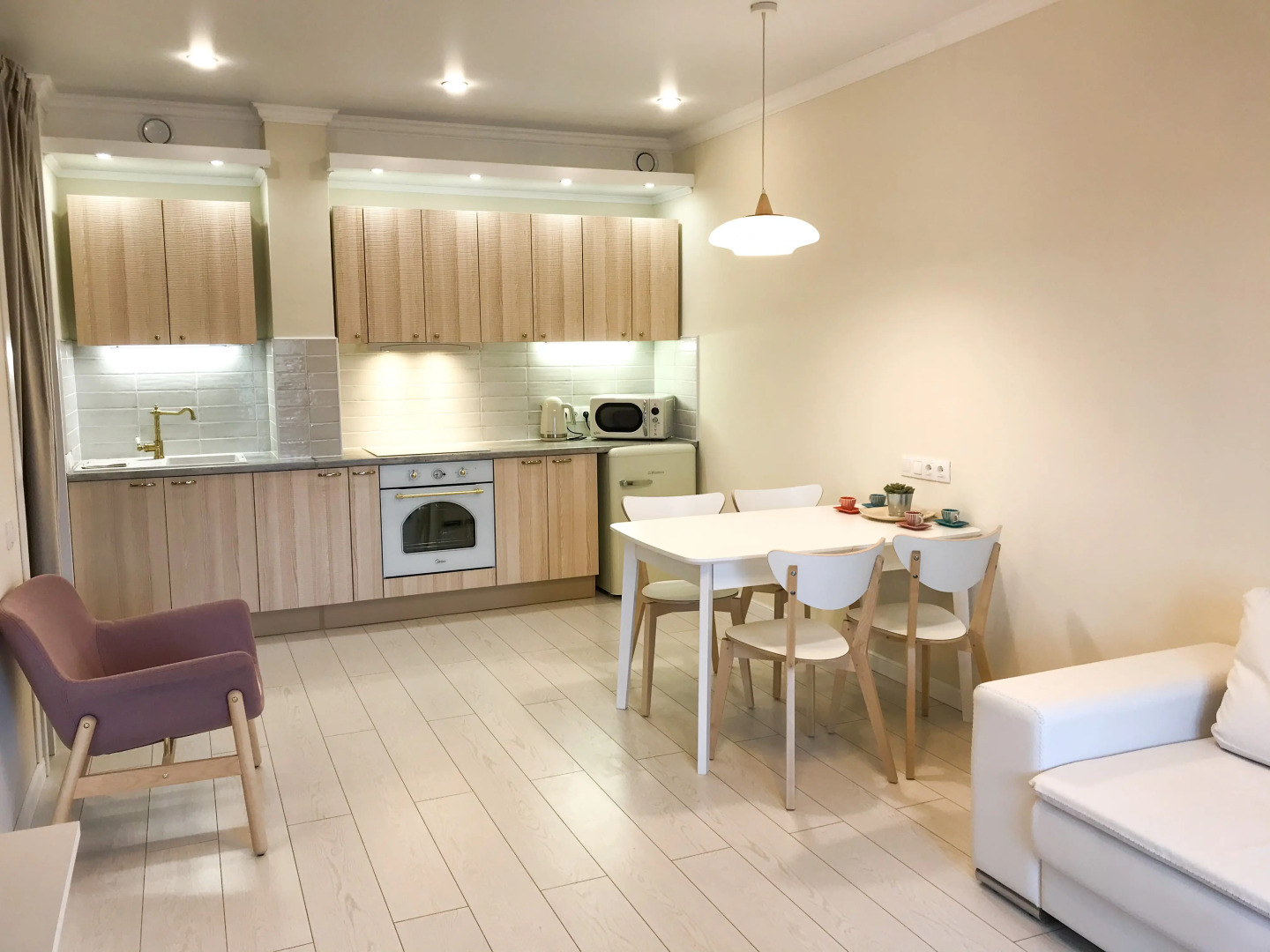 Апартаменты Светлая квартира на берегу залива