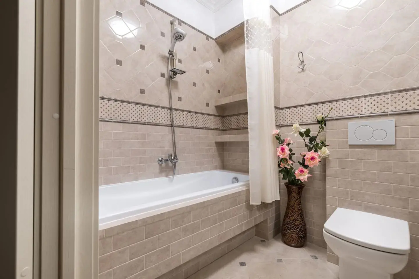 Апартаменты LetYourFlat "Hermitage Residence"