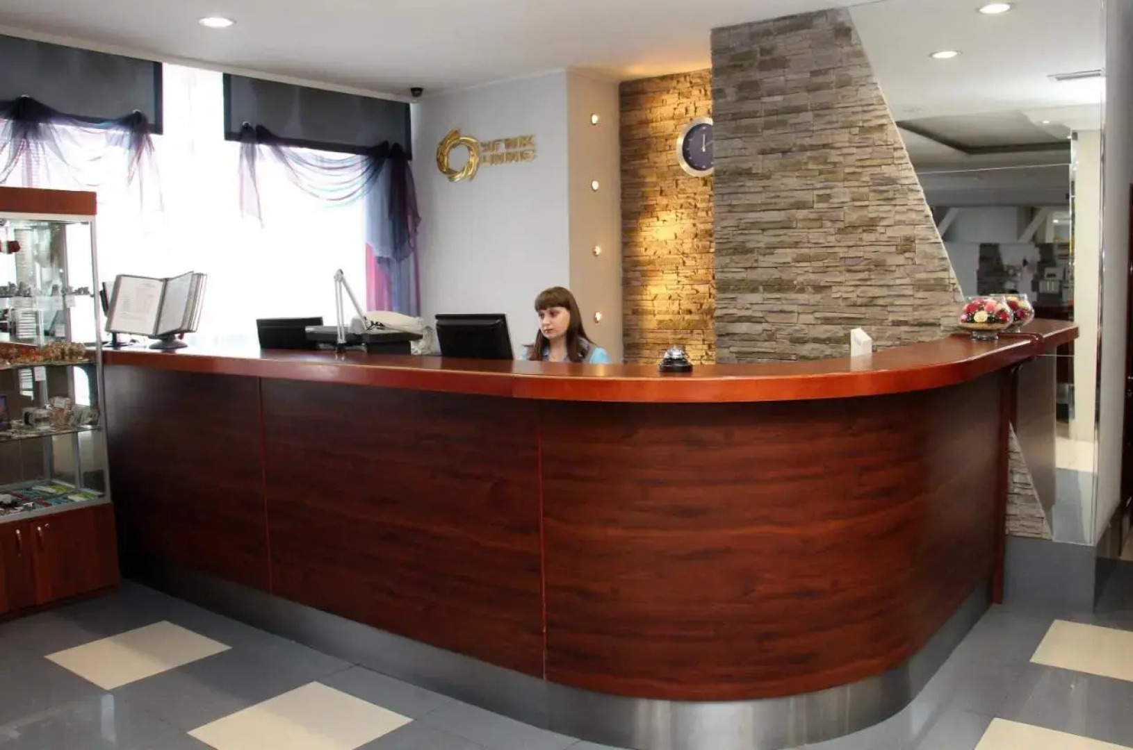 Отель Надеждинский