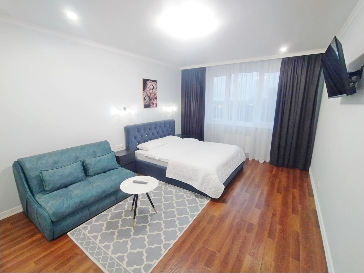 Апартаменты Люкс 2-х комнатные в Центре Новый Дом, 75 м2