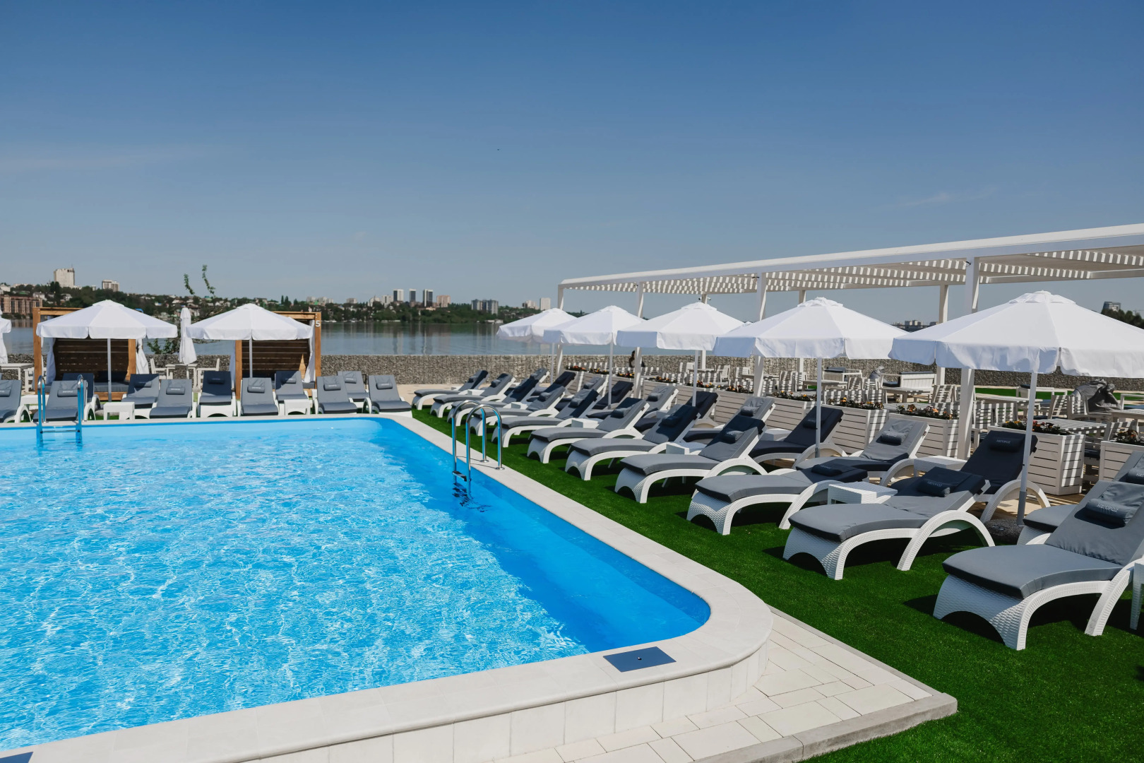 Отель Негород