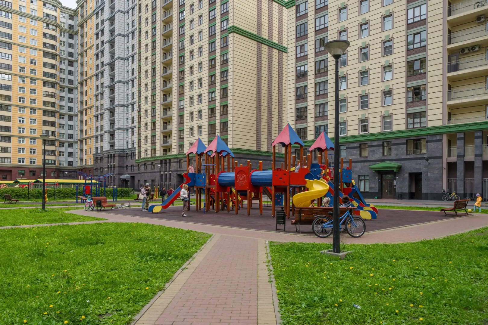 Апартаменты у метро в центре