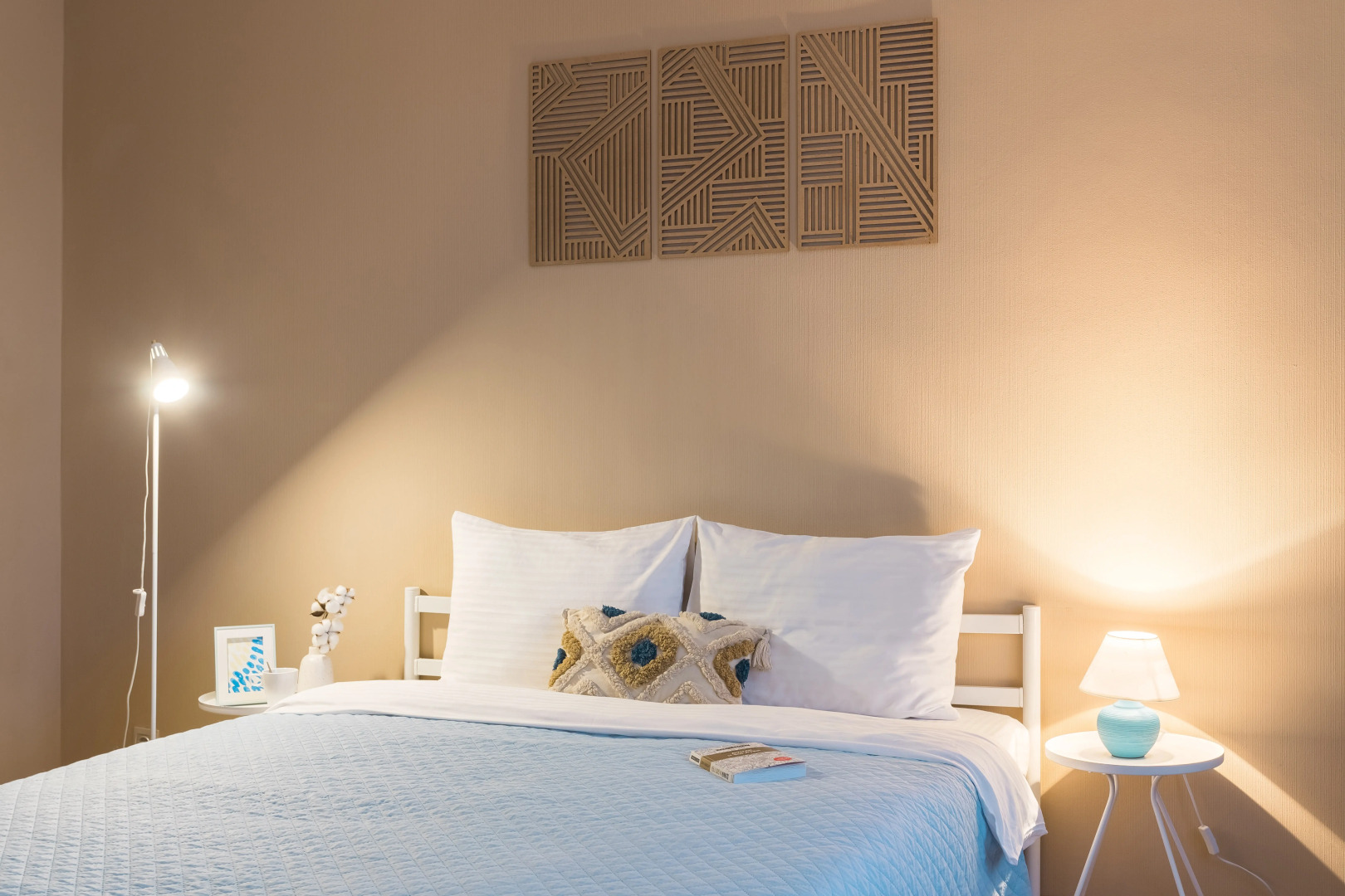 Апартаменты двухкомнатные с Видом на Привокзальную Площадь Hygge Karelia