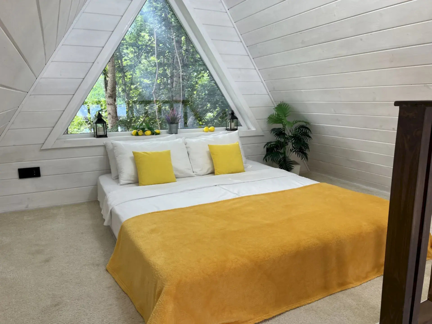 Частный дом 450 А-фрейм Лимон с тёплым бассейном и баней