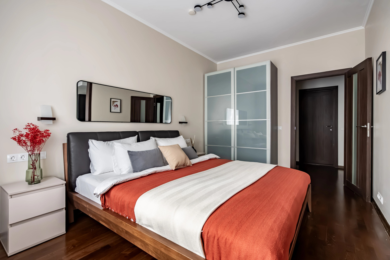 Квартира GetFlat Scarlet с Балконом Для 1-4 Гостей