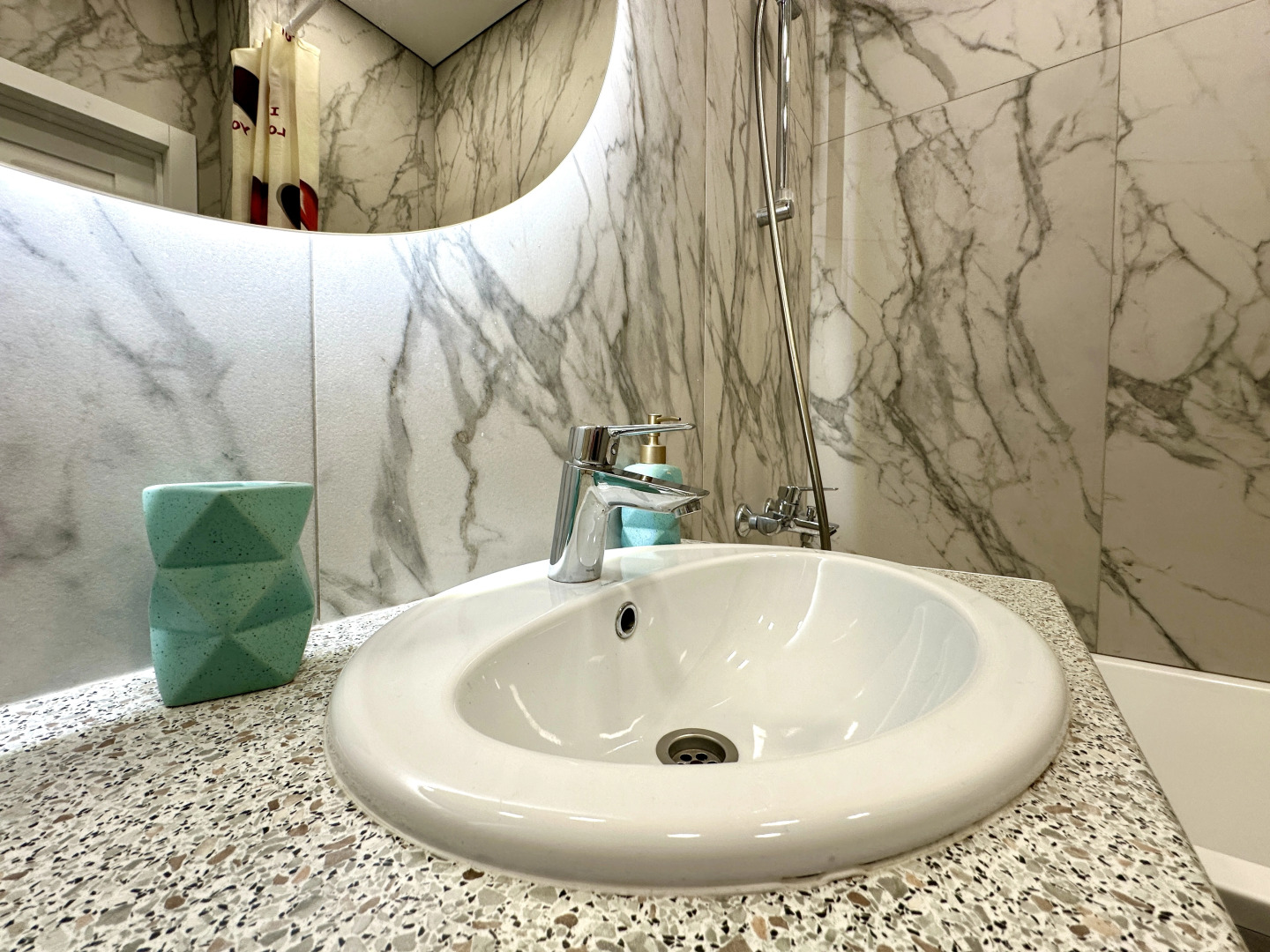 Апартаменты Люкс Аквамарин с дизайнерским ремонтом, для большой семьи