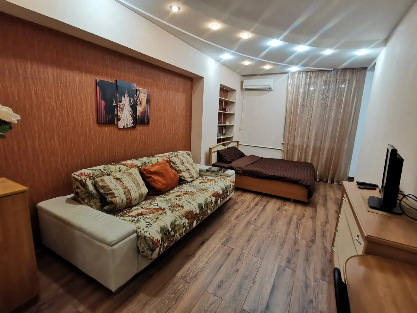 Апартаменты на Космонавтов 19