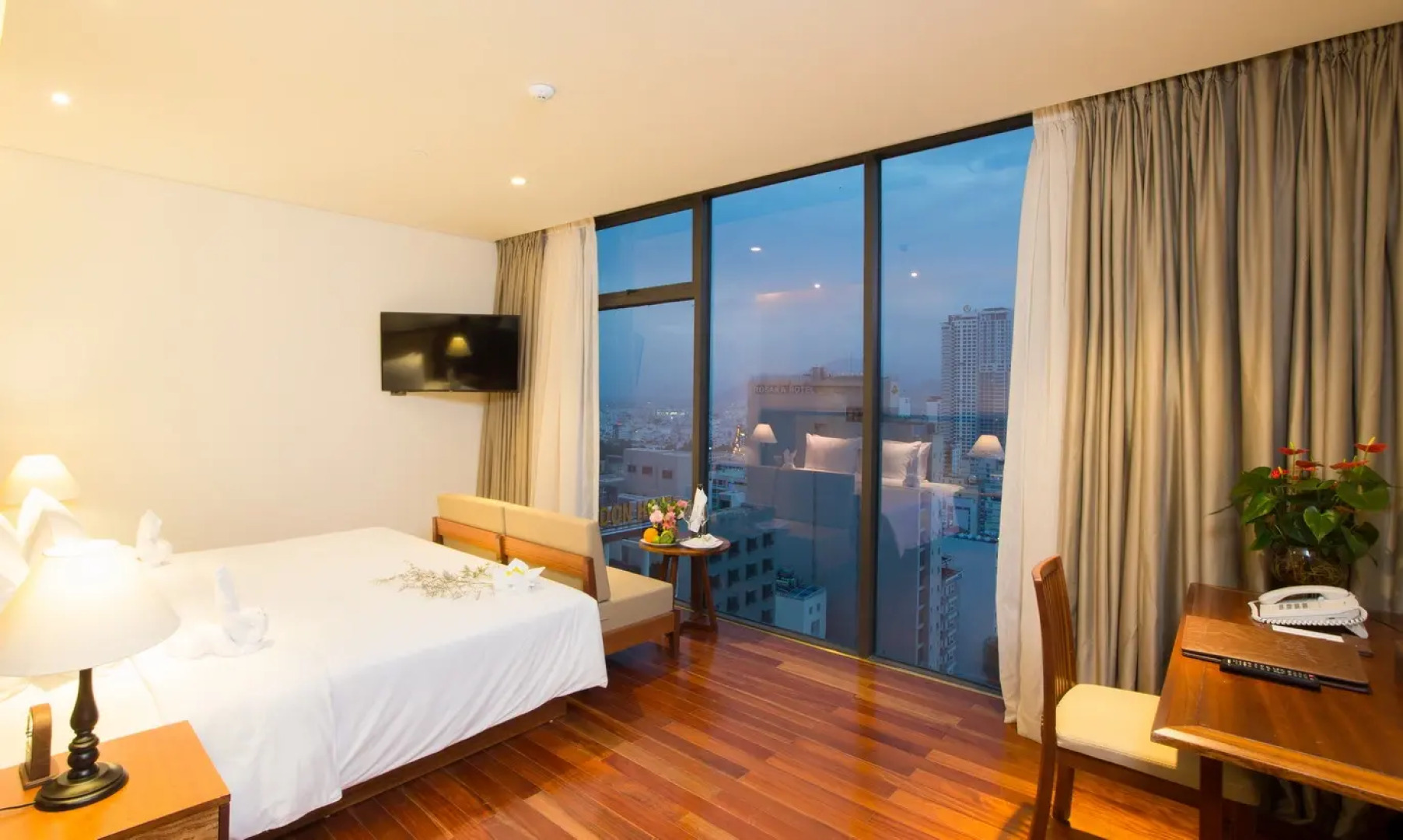 Отель Green Beach Nha Trang