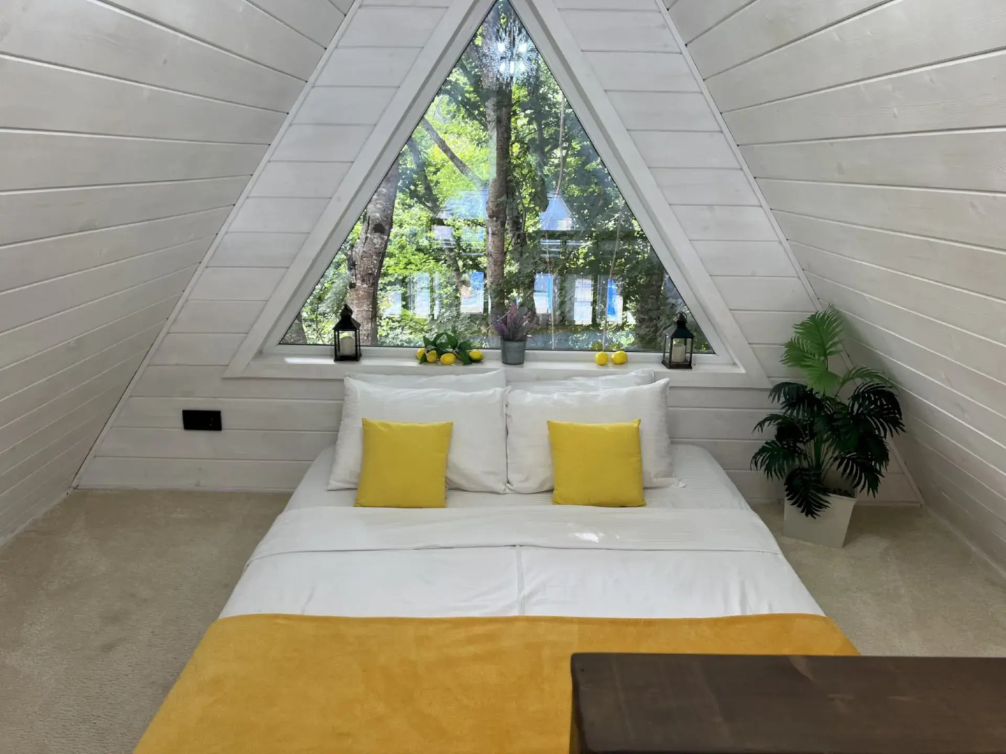 Частный дом 450 А-фрейм Лимон с тёплым бассейном и баней