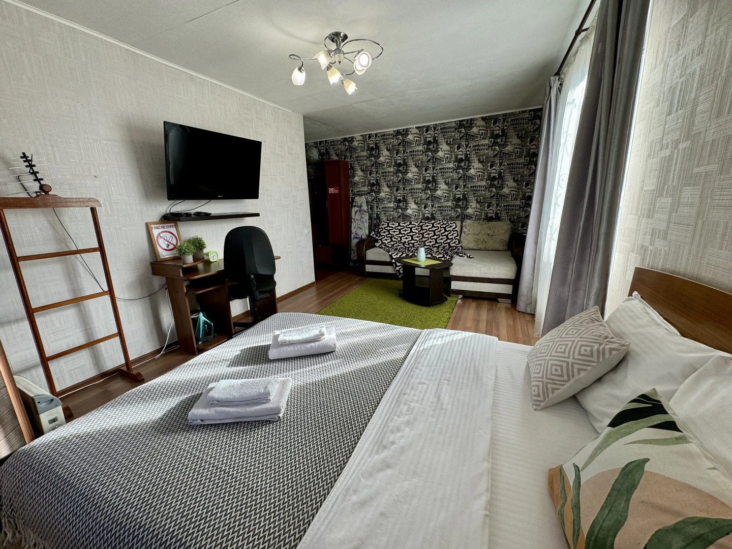 Апартаменты на Парижской коммуны 50