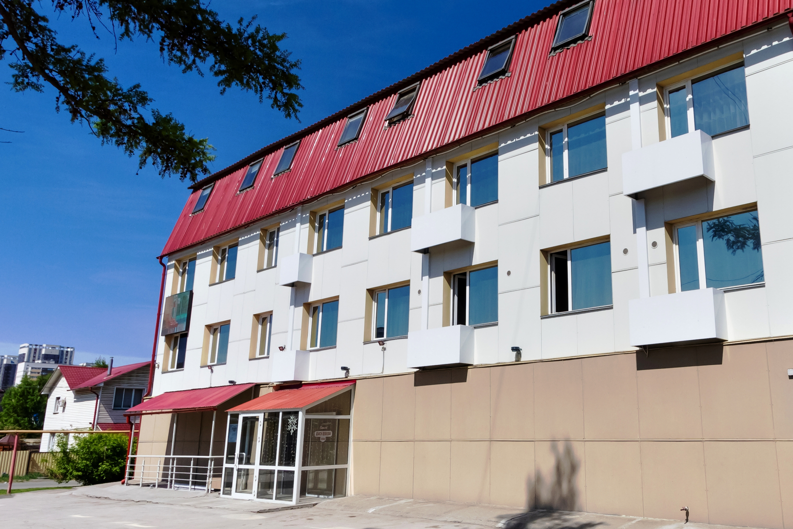 Отель Дискавери