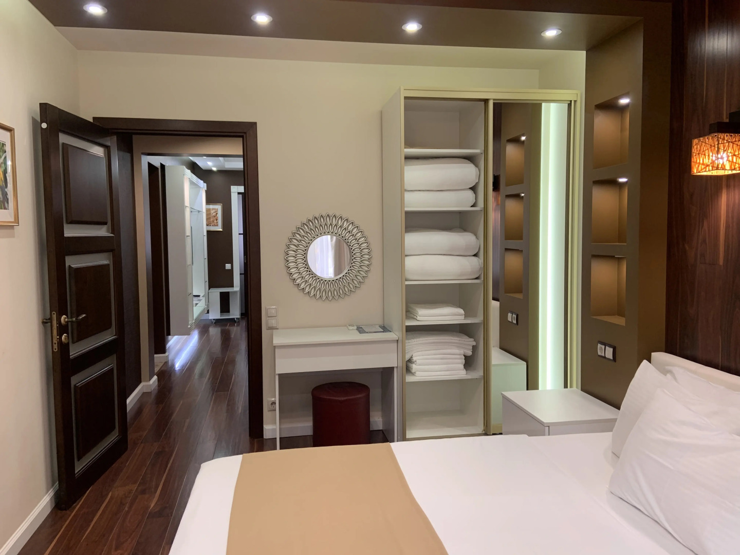 Квартира Уютная в Тихом Центре на Роз 65 10 Минут до Моря