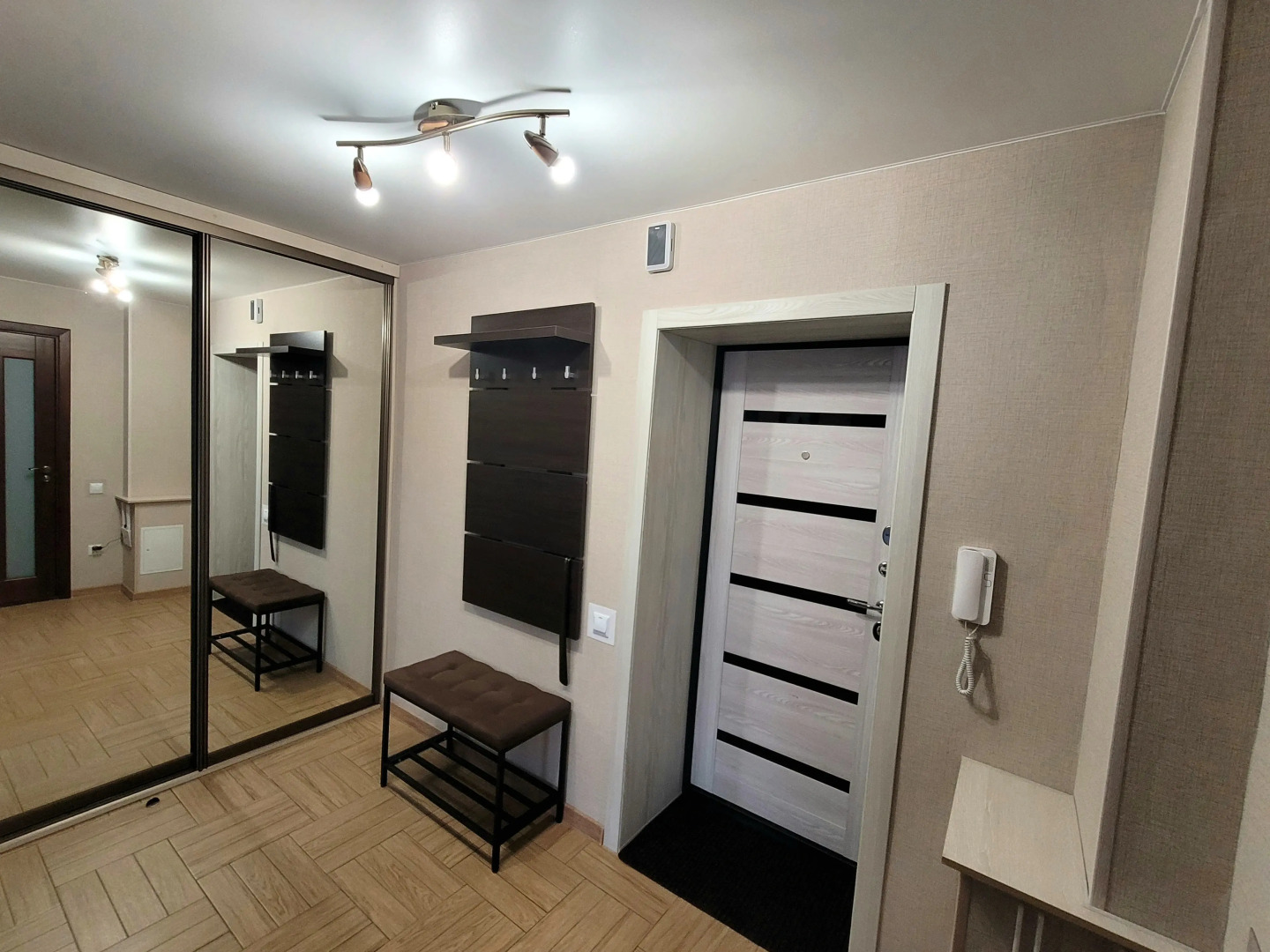 Апартаменты В центре Интернациональная 21