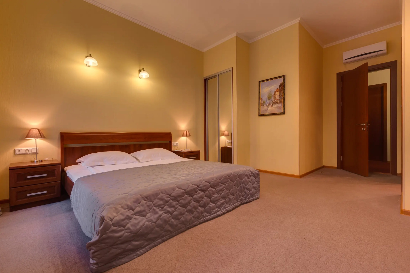 Меблированные комнаты Соната на Невском 11 Дворцовая площадь