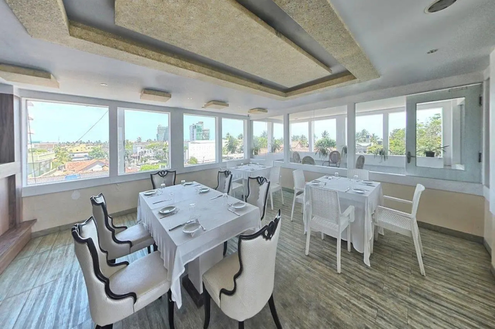 Отель Royal Castle