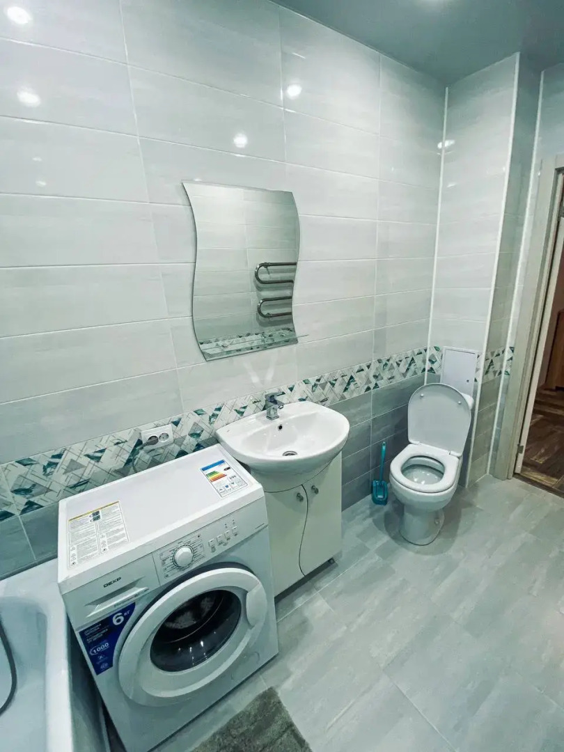 Квартира с Панорамным Балконом и Индивидуальным Отоплением. Тихий Уютный Район с Очень Развитой Инфраструктурой