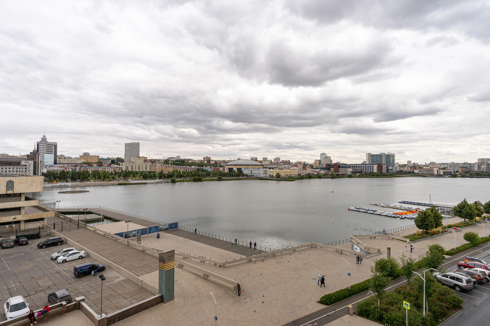 Апартаменты с Видом на Театр Камала