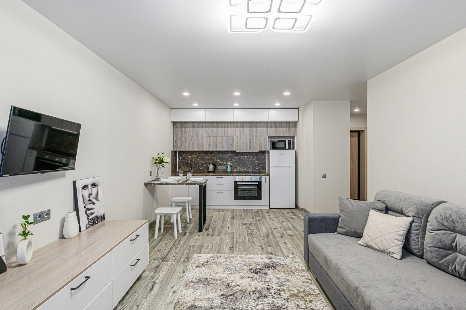 Апартаменты Stepanenkov Евродвухкомнатная квартира на улице Владимира Заровного 34