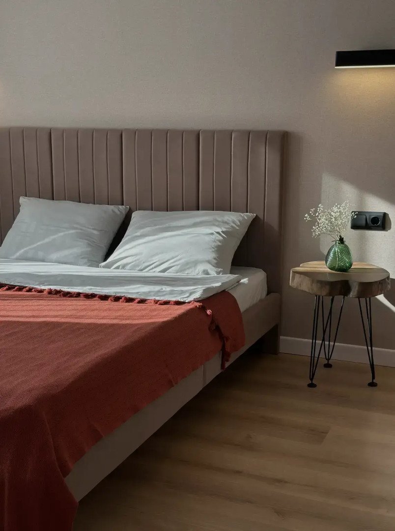 Апартаменты в Центре Города с Видом на Гору