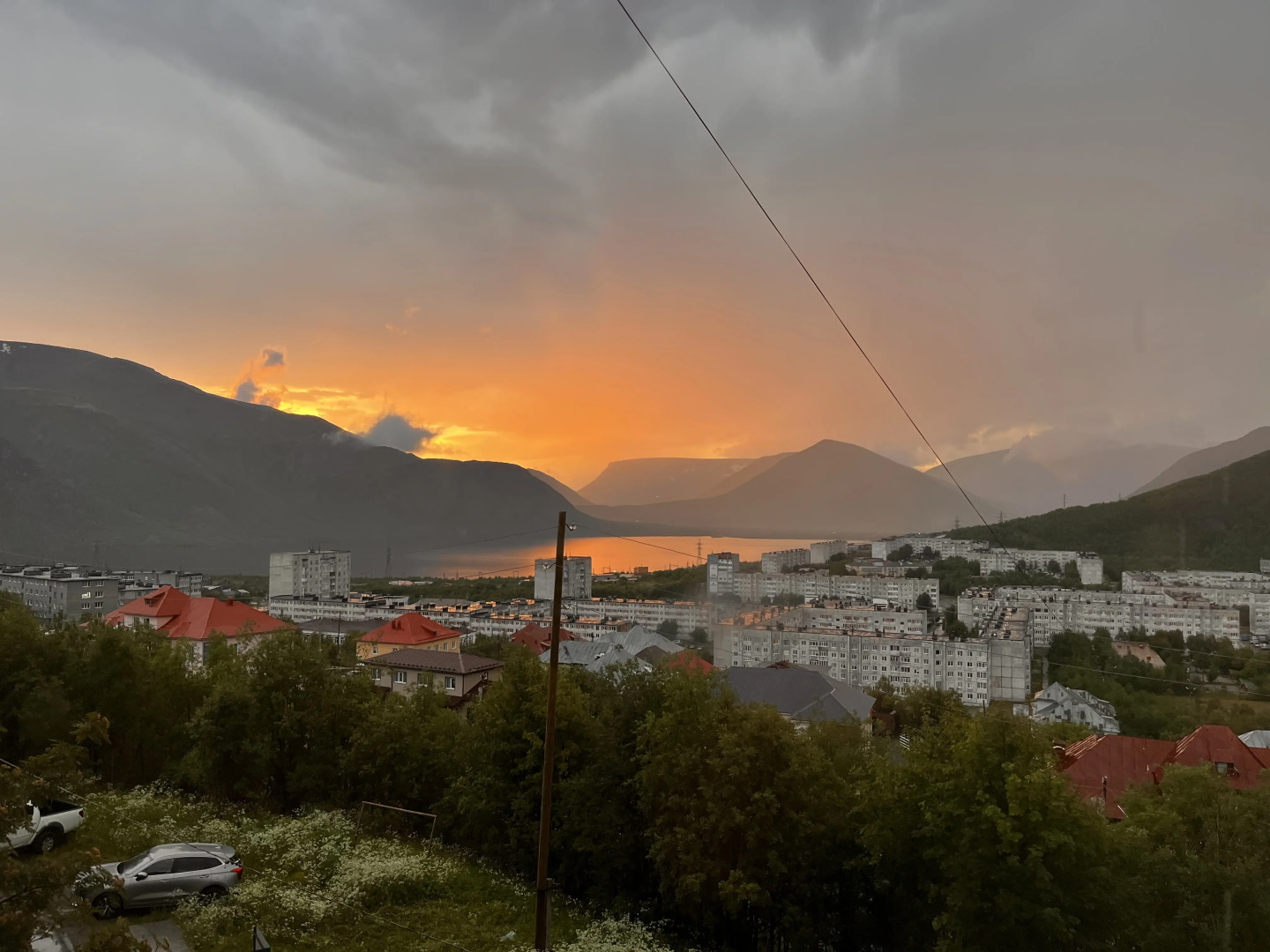 Апартаменты с Потрясающим Видом на Озеро, Горы и Город