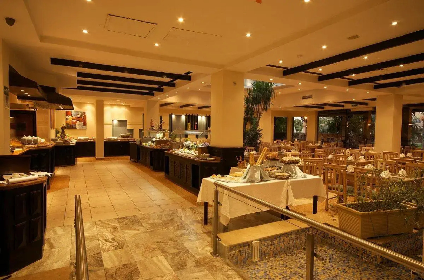 Курортный Отель Swiss Inn Pyramids Golf Resort